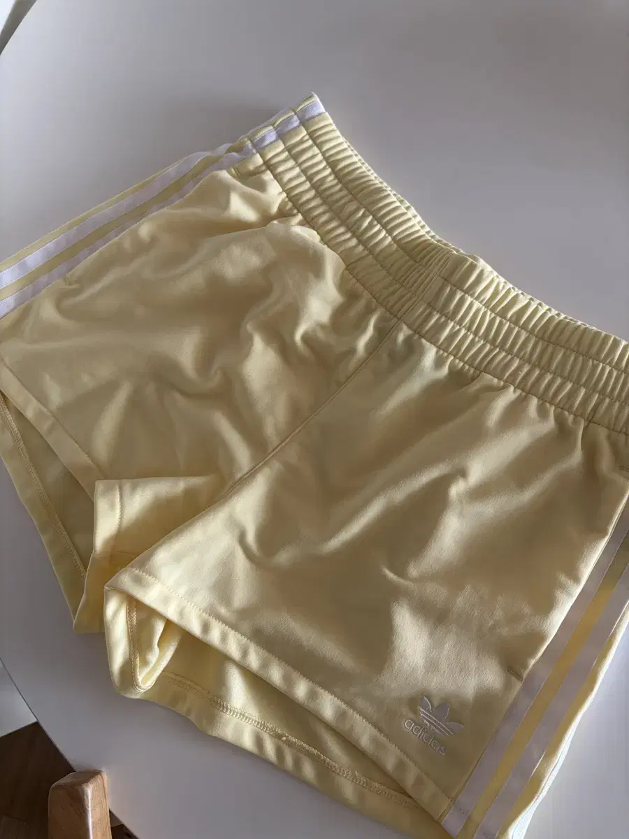 아디다스 삼선 쇼츠 배럴 스칼렛