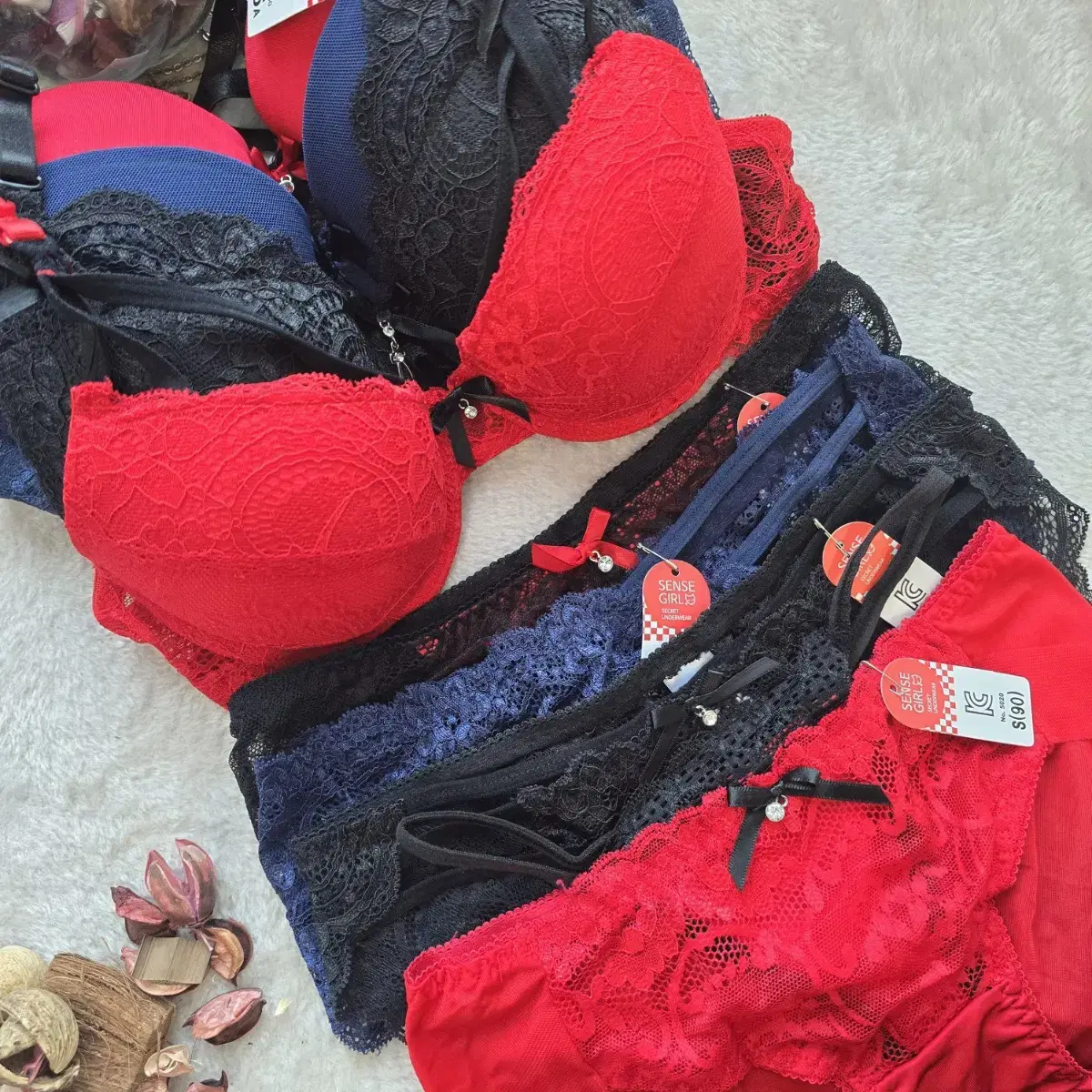 Bra and panty set 75A 4 sets in a bundle sell Women's underwear set