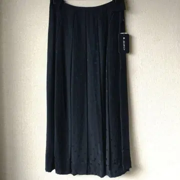 미사용 새상품, 독특한 도트 무늬 디자인, 플리츠 롱 스커트, 검정