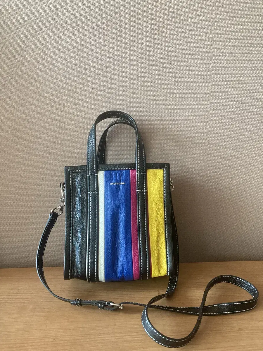 발렌시아가 바자 크로스백