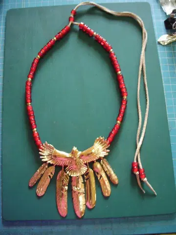 이글 페더 목걸이 빨간색 큰 비즈 18KGP