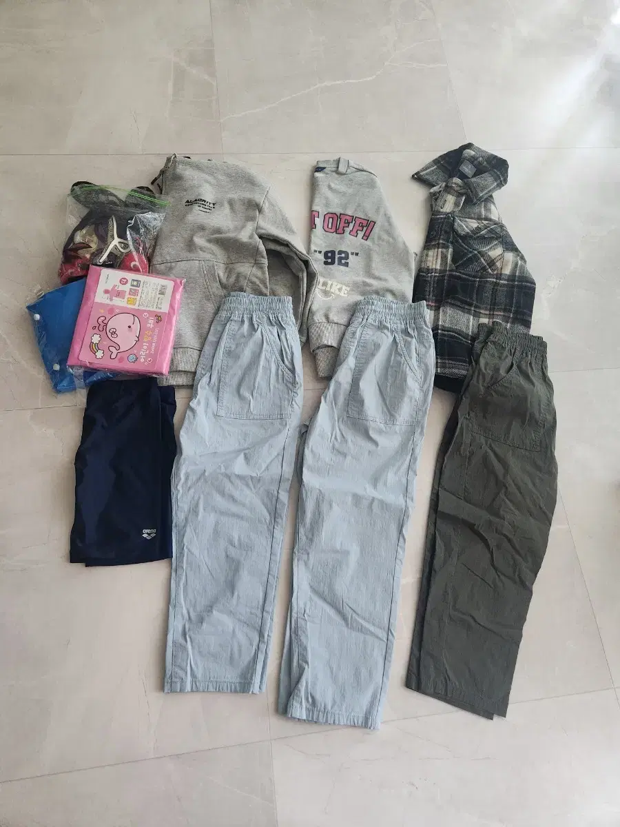 130 Kids' Clothing