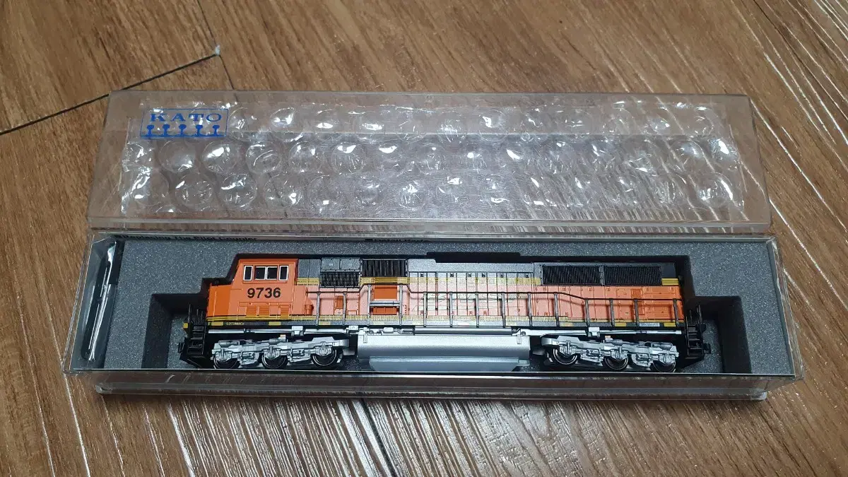 Railroad model KATO 176-6320 EMD SD70MAC