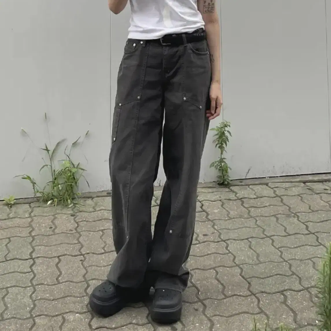 【COLOR iN ID】Rivet washed wide pants COLOR iN ID】Rivet washed wide pants