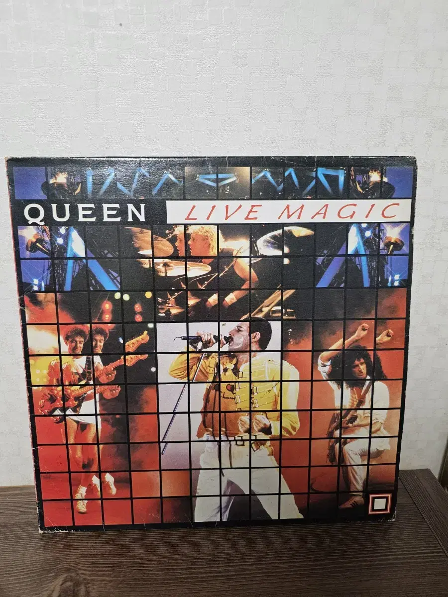QUEEN LIVE MAGIC LP