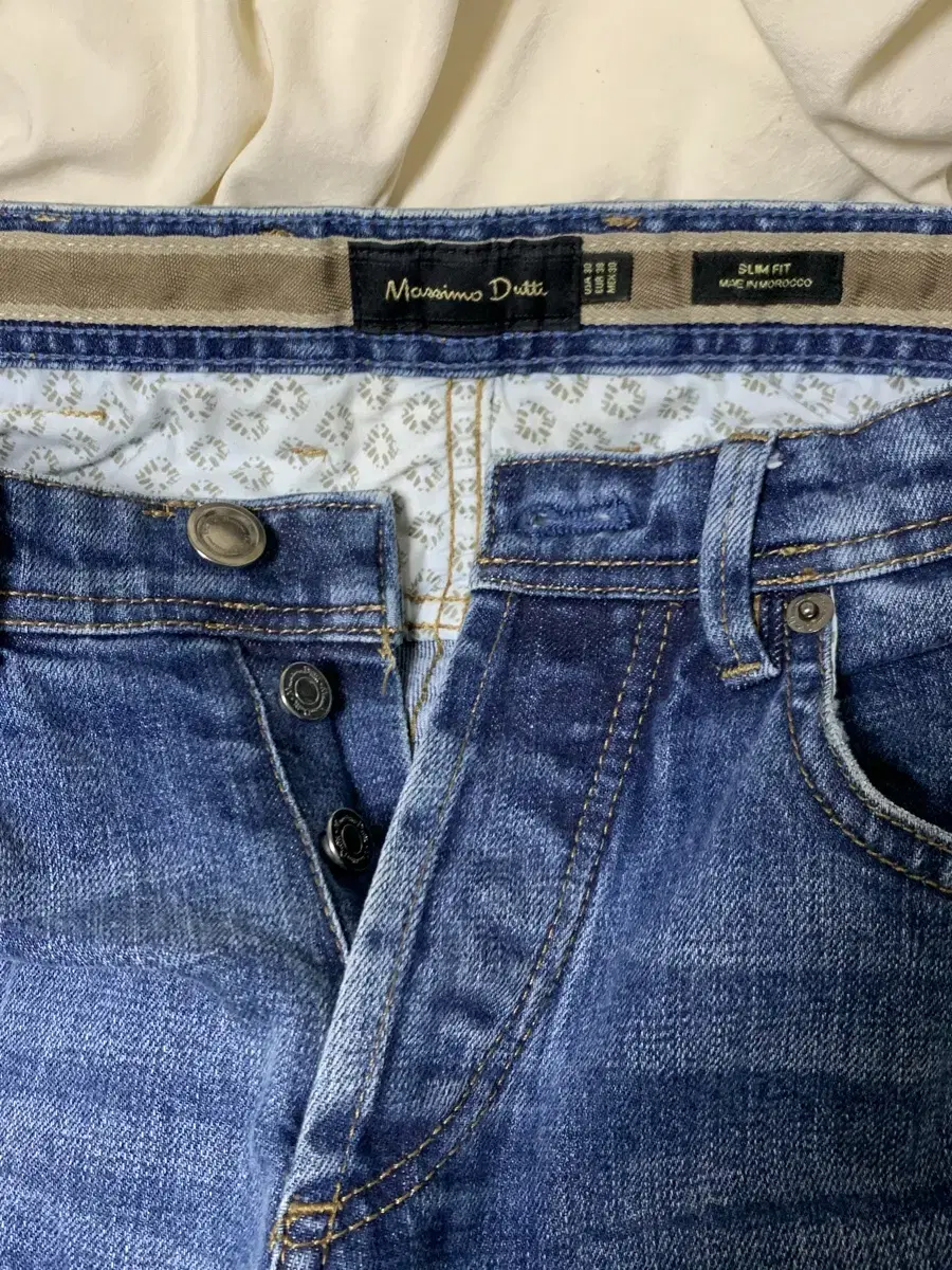 (30) Masimo Dutti jeans