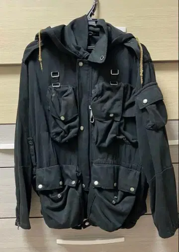 블랙 밀리터리 후드 부착 스위스군 자켓