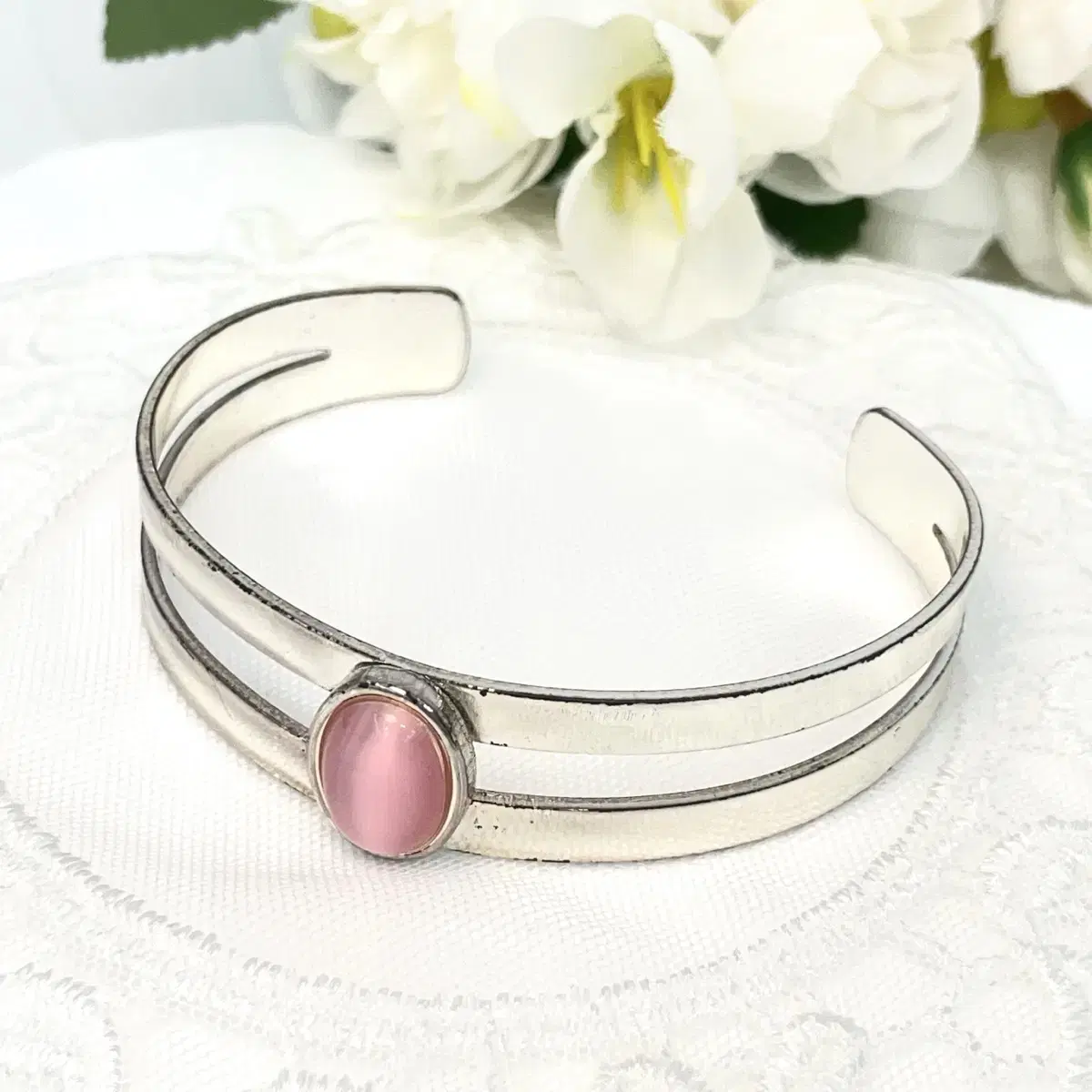 [90s American Vintage] Strawberry Milk Pink Cats Eye Open Bracelet