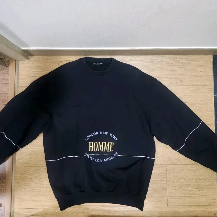 BALENCIAGA 발렌시아가 Balenciaga Homme Man-to-man XS on Bunjang