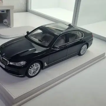 교쇼 1:18 BMW 7시리즈 750LI 다이케스트 팝니다 | 브랜드 중고
