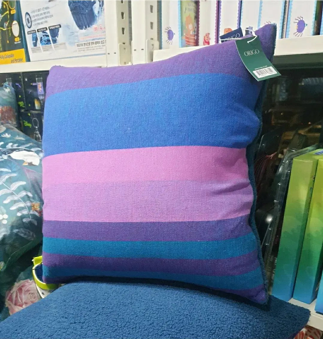 코스트코 오리고 벨보아 면 쿠션 50X50CM 원색 색감이 좋은 쿠션 푹