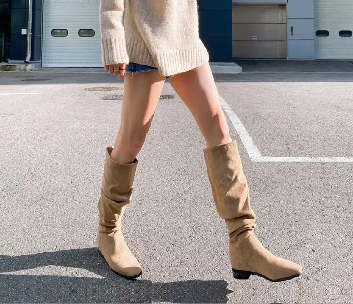 (1회 착용)주름 스웨이드 앵클 플랫 웨스턴부츠 - 베이지 240 2cm