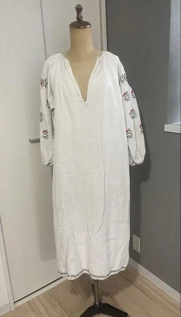 비시반카 1930년대 우크라이나 자수 원피스 앤티크 원피스