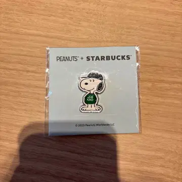 스타벅스 스누피 PEANUTS 핀 배지 Starbucks