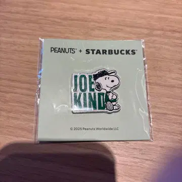 스타벅스 스누피 PEANUTS 핀 배지 Starbucks