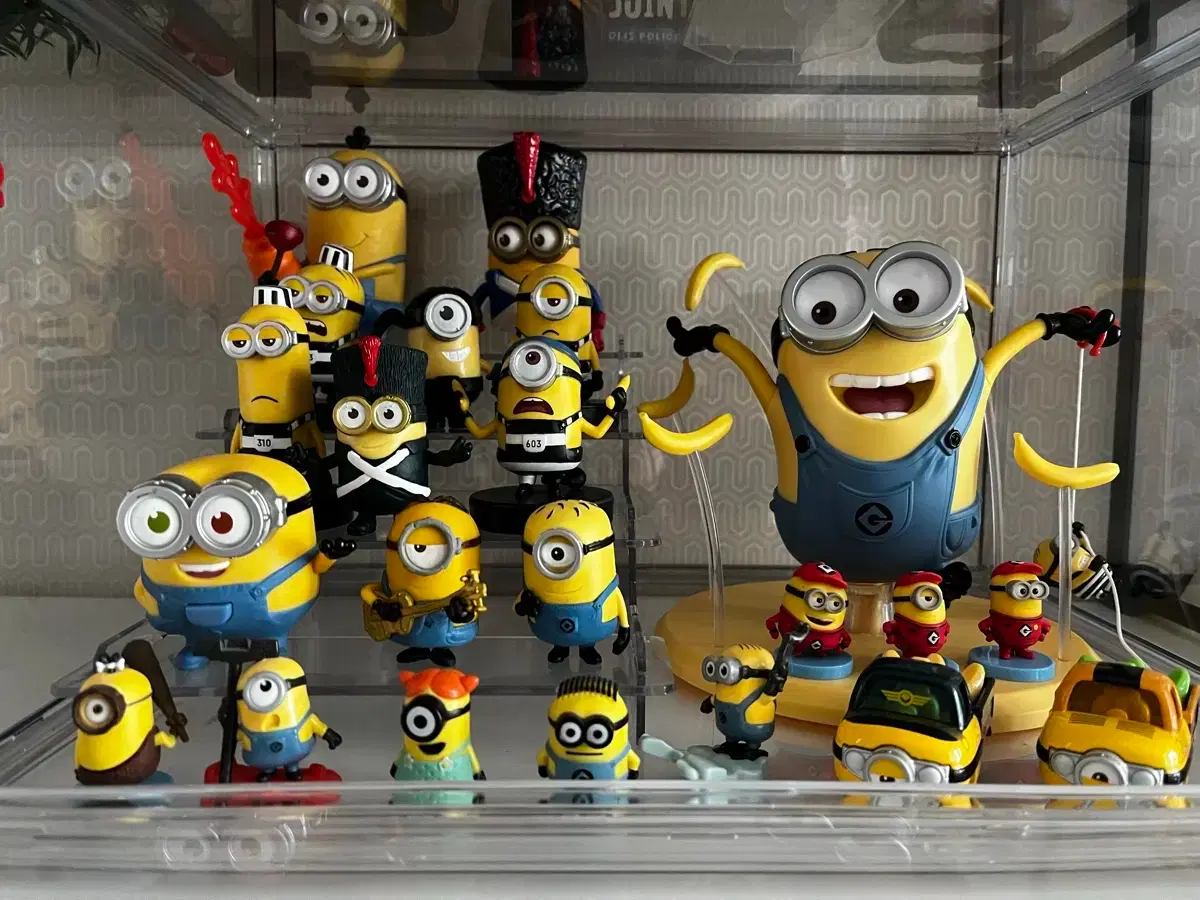 Minions figures in bulk