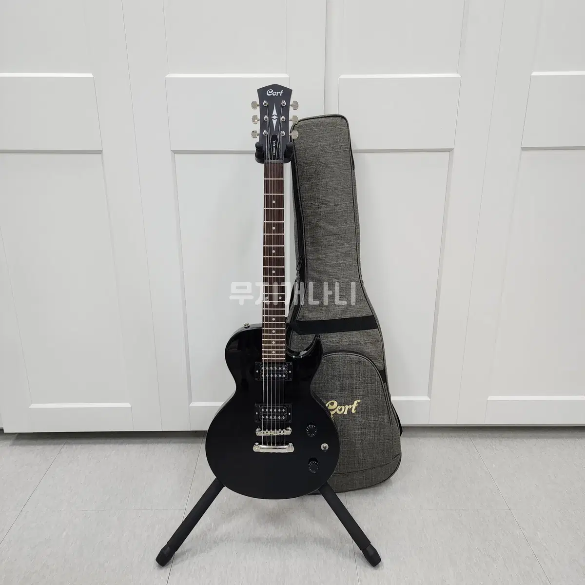 Cort Les Paul Electric Guitar + Mini Amp CR50 Black