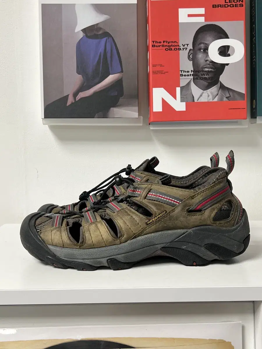 Keen 아로요 하이킹 슈즈 260