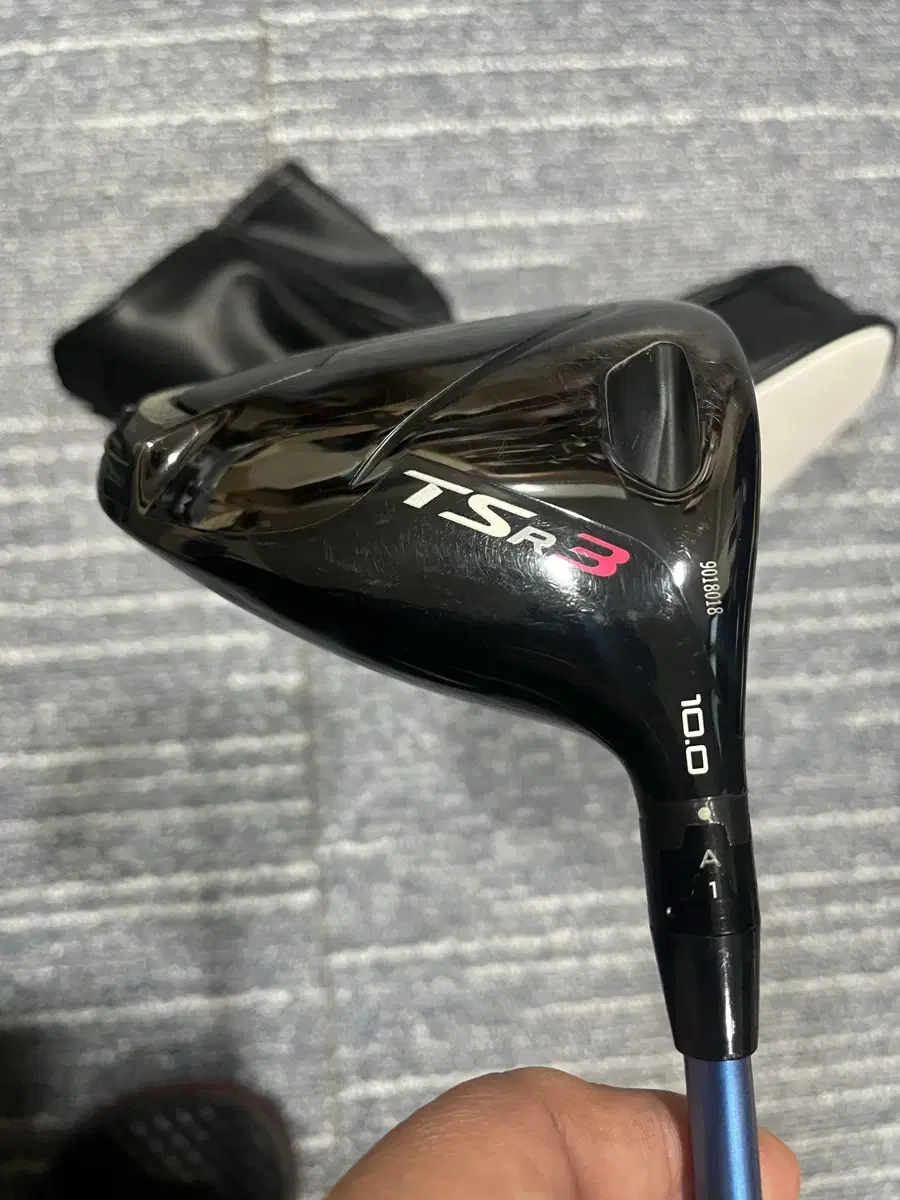 Titleist TSR3 10° driver head.
