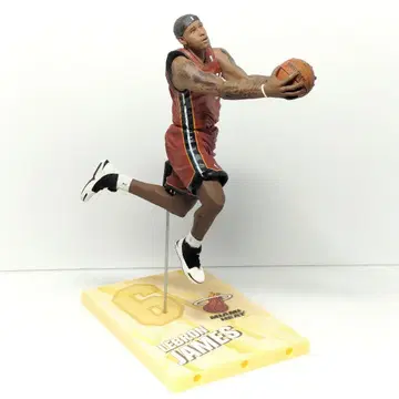맥팔렌 토이즈 NBA 르브론 제임스 피규어