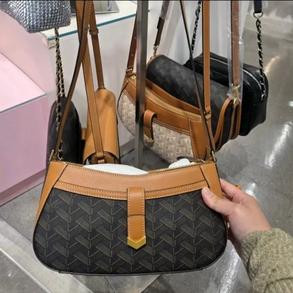 JILLSTUART Rosella Chilling Brown Decorated Bucket Bag L JILLSTUART Rosella Chilling Brown Decorated Bucket Bag L