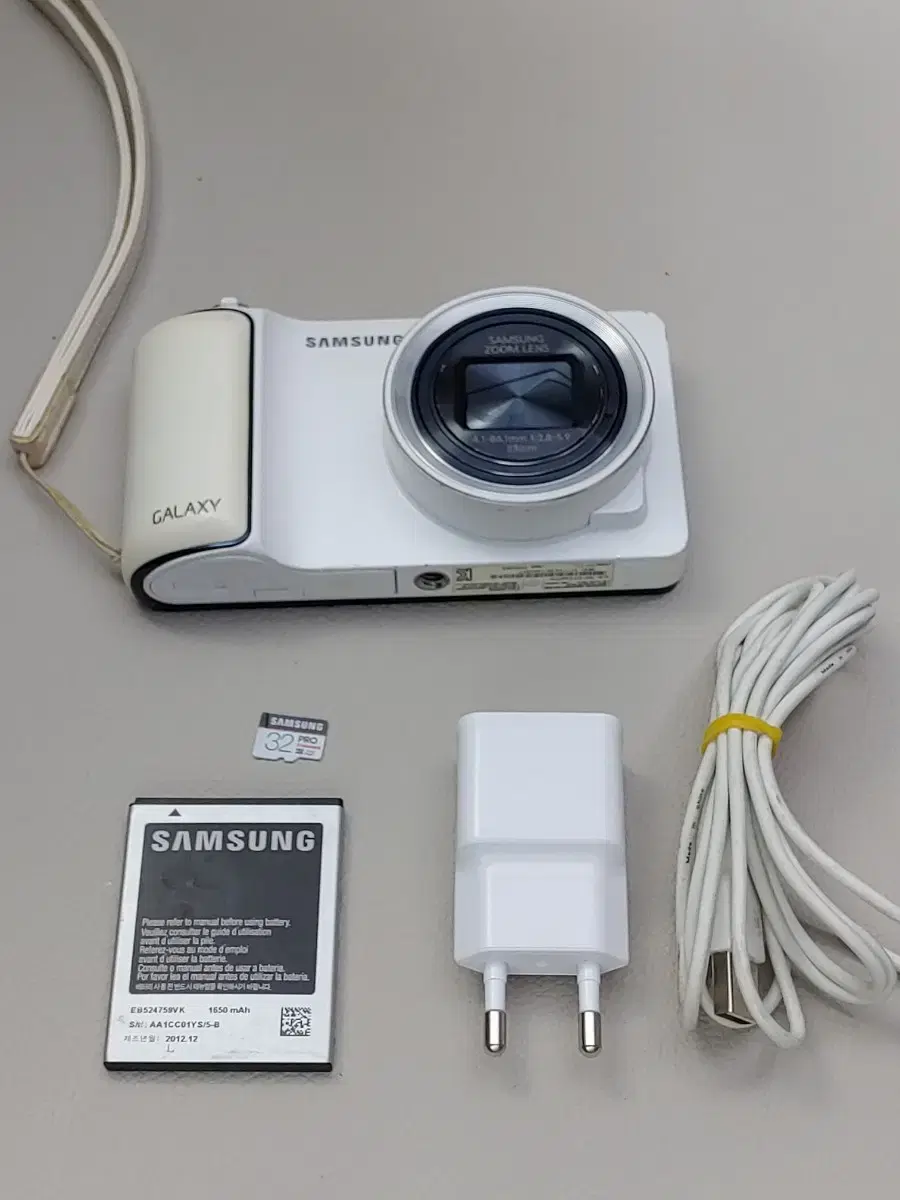 Samsung Galaxy ek-gc110 Baro-saeng-gwa-doeng-gwa-doeng Travel Digital Camera