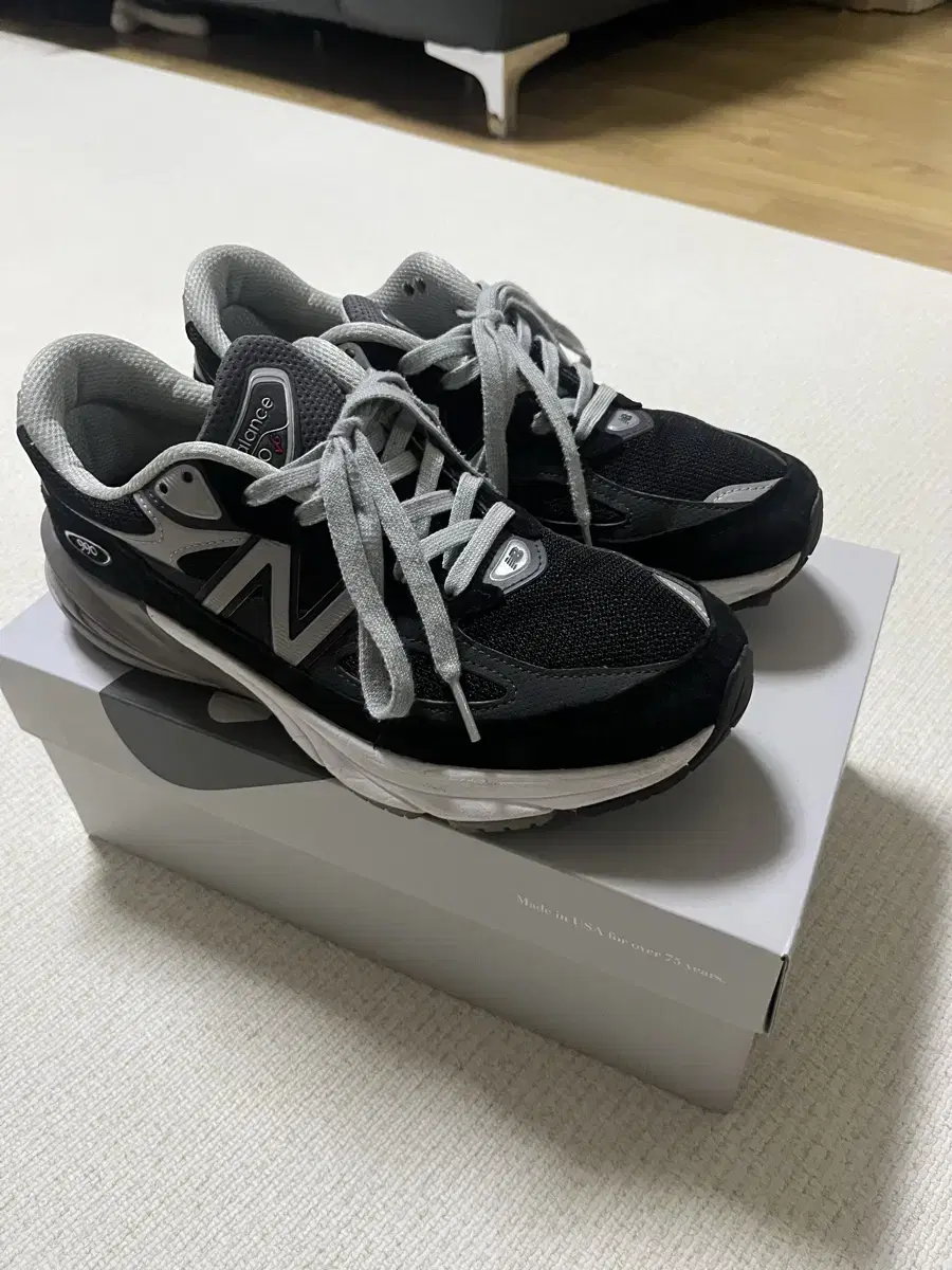 260 뉴발란스 990v6 블랙화이트