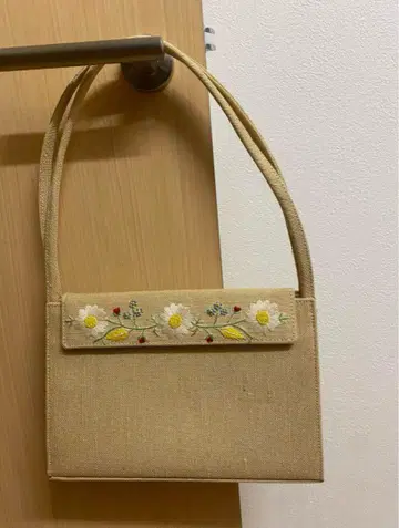 루루기네스 핸드백