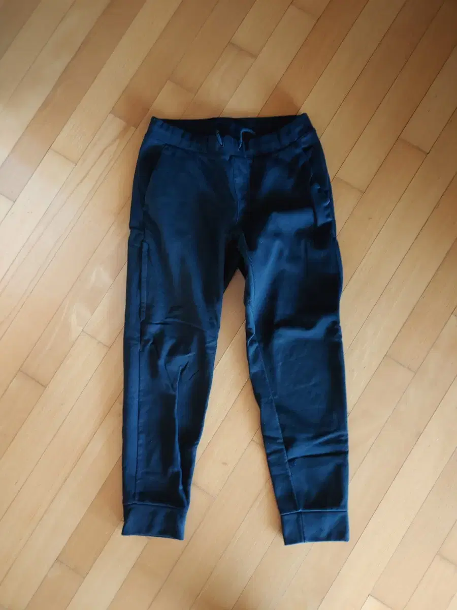 UNIQLO training wear black