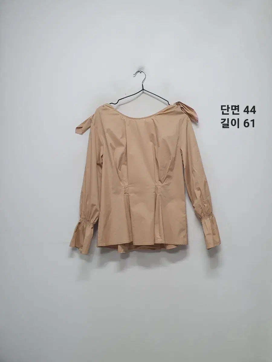 지컷 블라우스