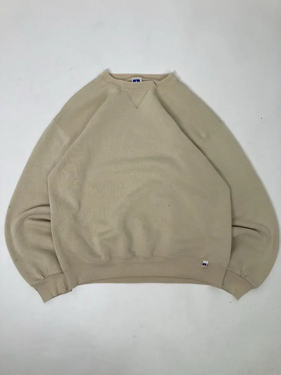 90s Russell Sweatshirt (faded sand)