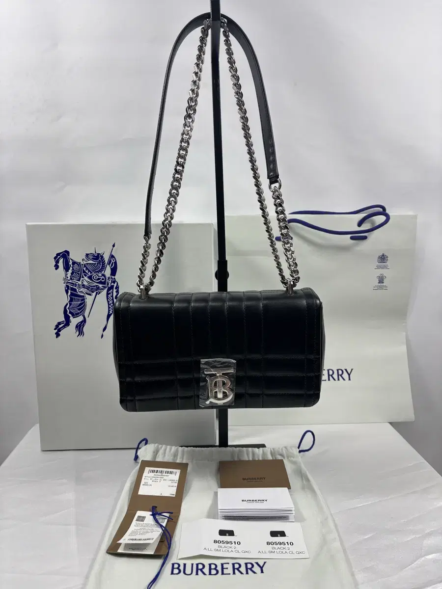 (새상품)버버리 퀼팅 램스킨 스몰 롤라 백 블랙 8059510