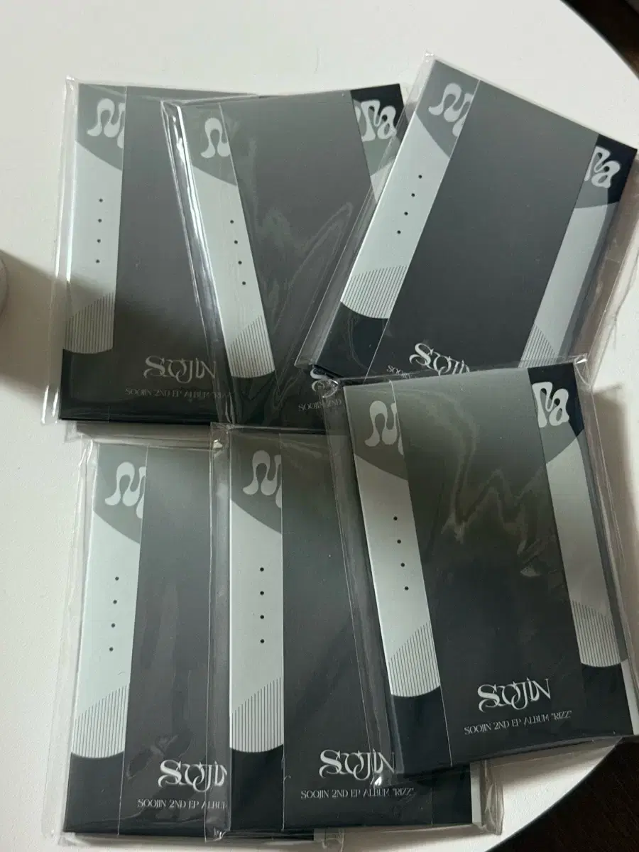 Soojin Mona Lisa sealed Album