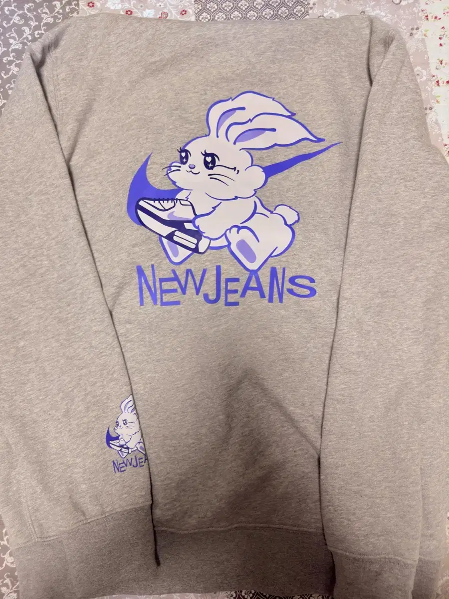 나이키 뉴진스 후드티(2XL)