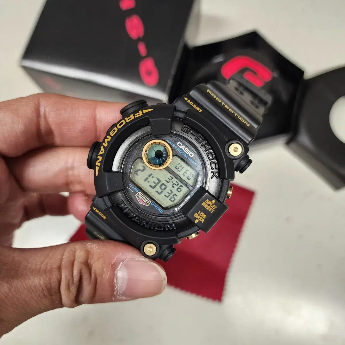G-Shock Progman DW-8200B-9A Original Black Gold Original