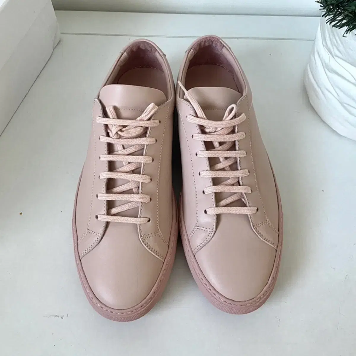 Common Project Achilles 42 size