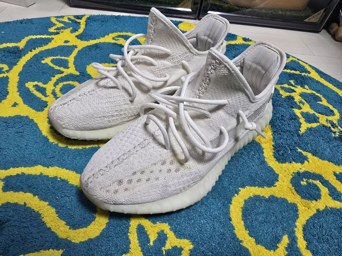 (285) 이지부스트350 V2 본 팝니다.
