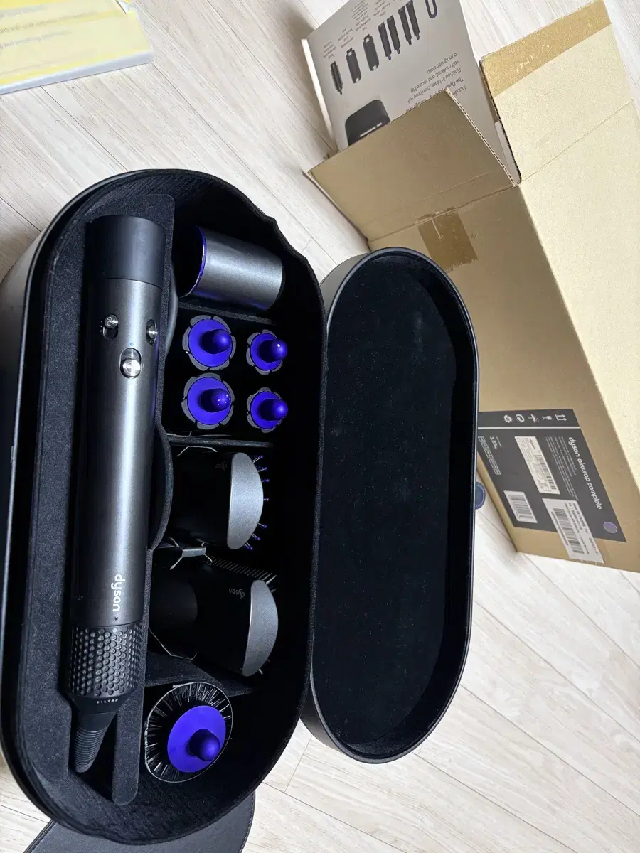 Dyson Airwrap Complete for sale limited edition Black / Purple
