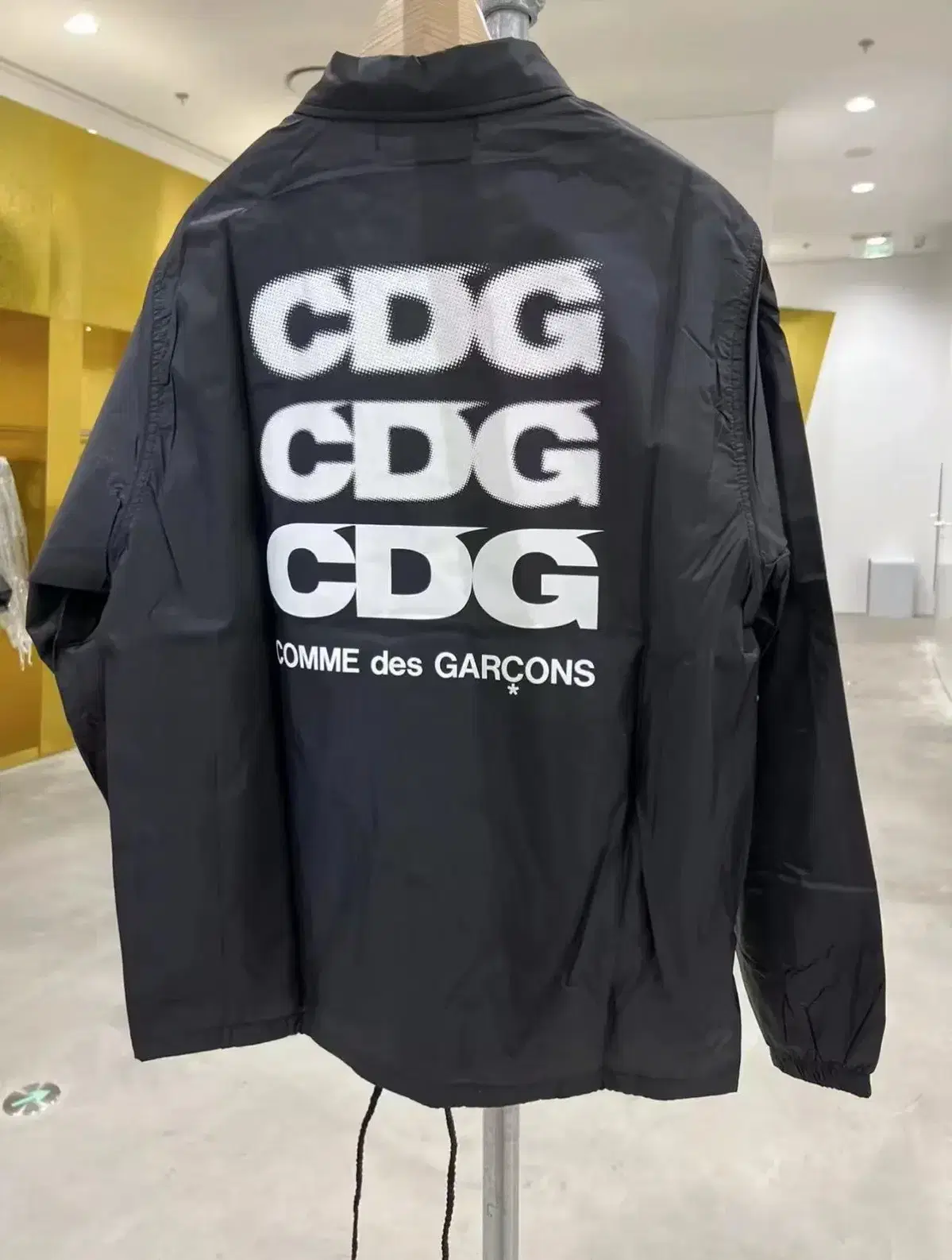 CDG 꼼데가르송 로고 코치 자켓 코치 로고 블랙 바람막이