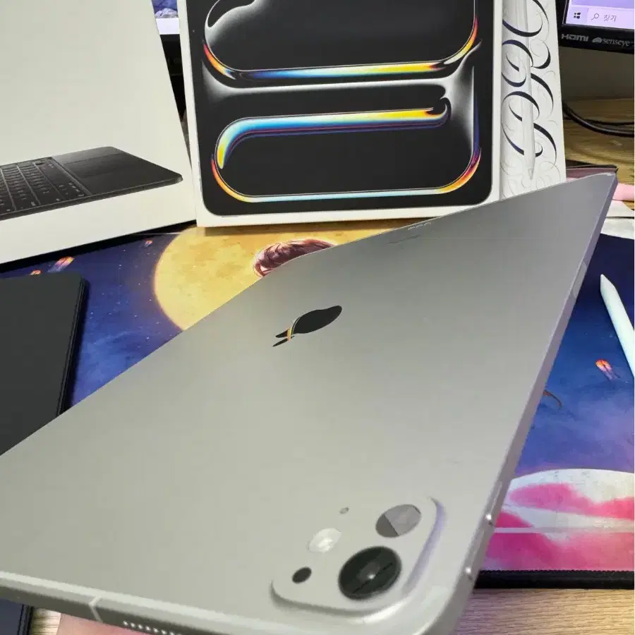 아이패드 프로 13 m4 256기가 셀룰러+매직키보드+애펜프로 풀박스