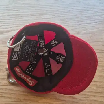 SUPREME/NEW ERA KEYCHAIN | 브랜드 중고거래 플랫폼, 번개장터