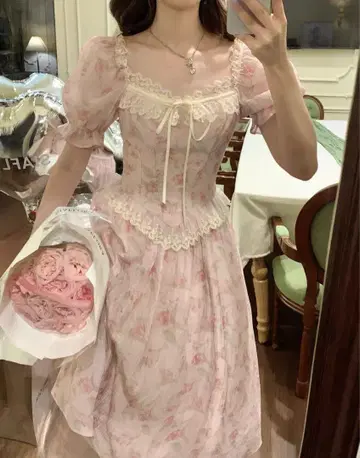 미사용 꽃무늬 레이스 장식 롱 원피스 반팔 사이즈 S 가슴 폭 83cm