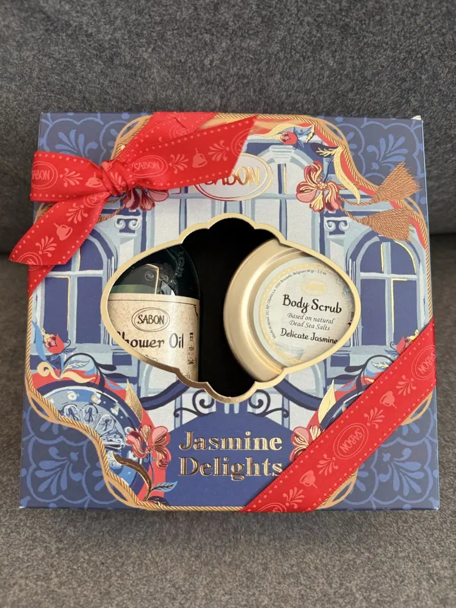 Saboong Jasmine Body Scrub Shower Oil Gift Set