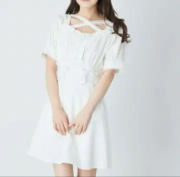 앙크루즈 데콜테 크로스 스핀들 OP 원피스