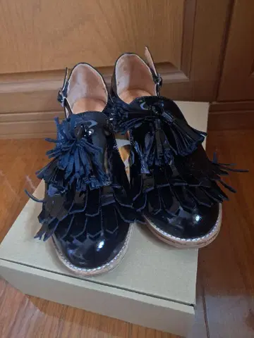 House of Naive 하우스 오브 나이브 태슬 스트랩 신발