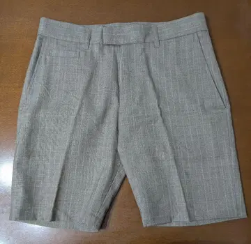 DISCOVERED 베이지 스트라이프 숏팬츠