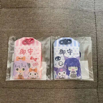히구라시노 나쿠니코에 산리오 캐릭터즈 콜라보 부적 깃털 리카 2개 세트