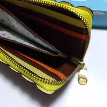 미사용 새상품 tsumorichisato 장지갑