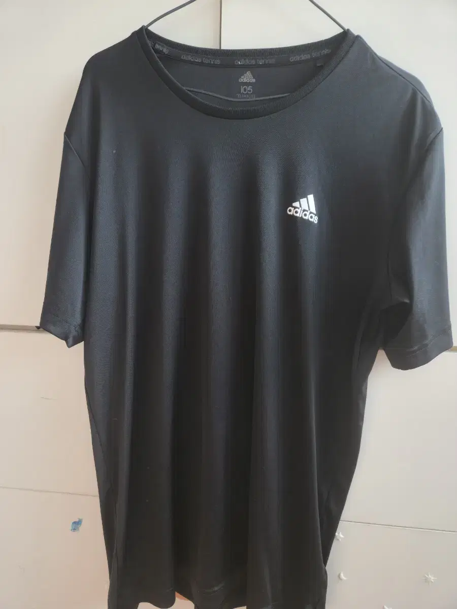 (100) Adidas yeoreum T-shirt