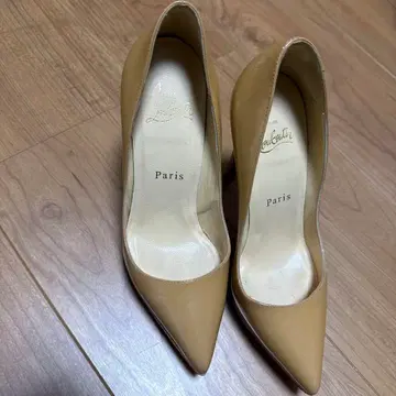 크리스찬 루부탱 베이지 하이힐 새상품급